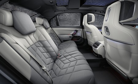 2023 BMW M760e xDrive Interior Rear Seats Wallpapers 450x275 (69)