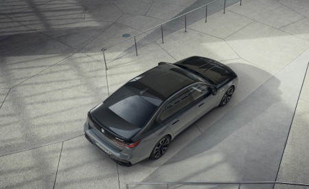 2023 BMW M760e xDrive Top Wallpapers 450x275 (47)