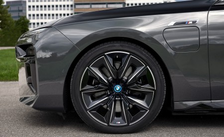2023 BMW M760e xDrive Wheel Wallpapers 450x275 (28)