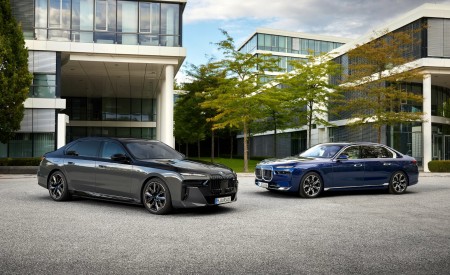 2023 BMW M760e xDrive and 740d xDrive Wallpapers 450x275 (12)