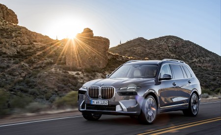 2023 BMW X7 Front Three-Quarter Wallpapers 450x275 (15)