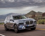 2023 BMW X7 Front Three-Quarter Wallpapers 150x120 (2)
