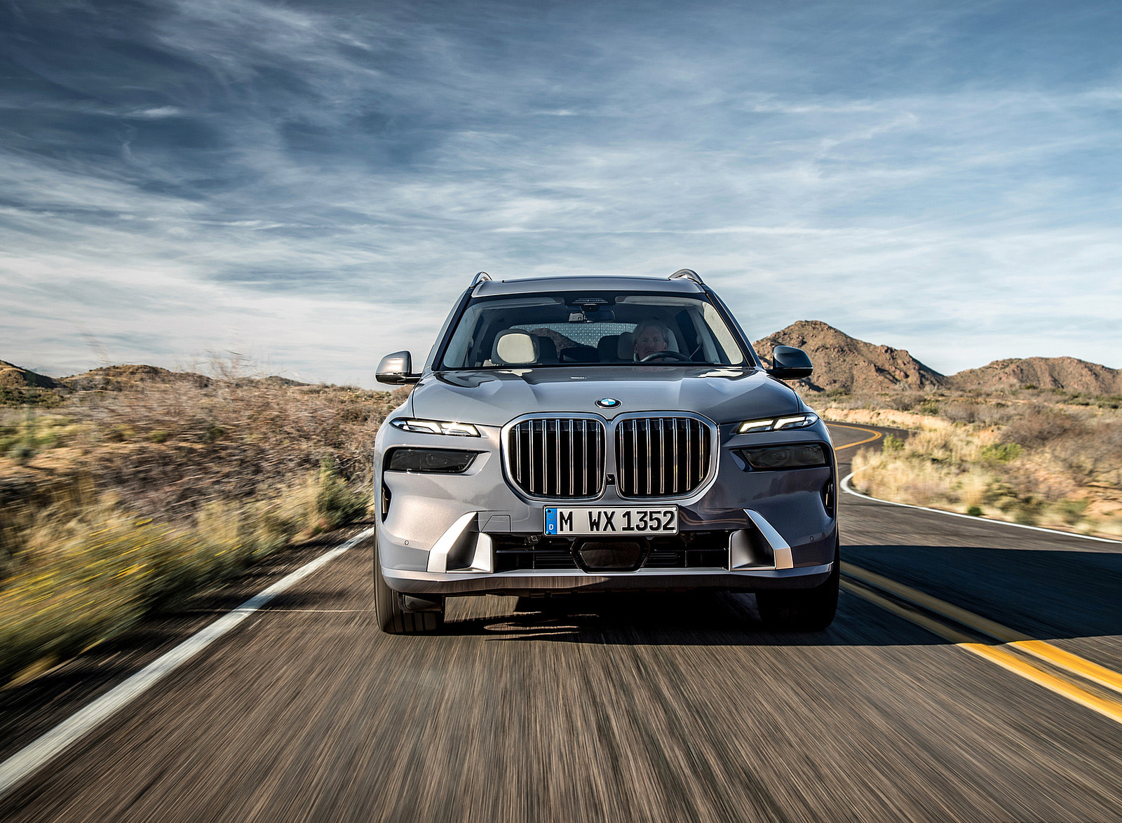 2023 BMW X7 Front Wallpapers #20 of 77
