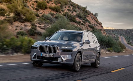 2023 BMW X7 Front Wallpapers 450x275 (21)