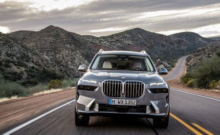2023 BMW X7 Front Wallpapers 450x275 (9)