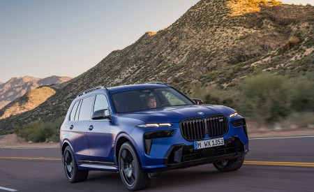 2023 BMW X7 M60i xDrive Front Three-Quarter Wallpapers 450x275 (14)