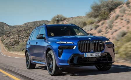 2023 BMW X7 M60i xDrive Front Three-Quarter Wallpapers 450x275 (2)