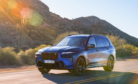 2023 BMW X7 M60i xDrive Front Three-Quarter Wallpapers 450x275 (5)