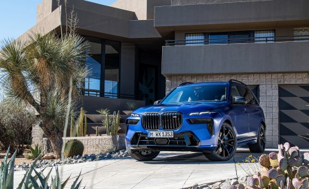 2023 BMW X7 M60i xDrive Front Three-Quarter Wallpapers  450x275 (36)