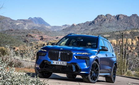 2023 BMW X7 M60i xDrive Front Wallpapers 450x275 (27)
