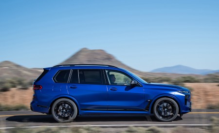 2023 BMW X7 M60i xDrive Side Wallpapers 450x275 (21)