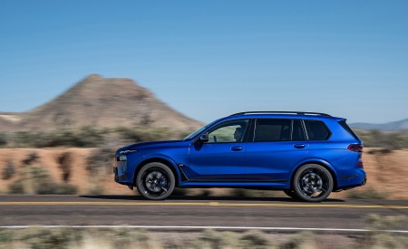 2023 BMW X7 M60i xDrive Side Wallpapers 450x275 (22)