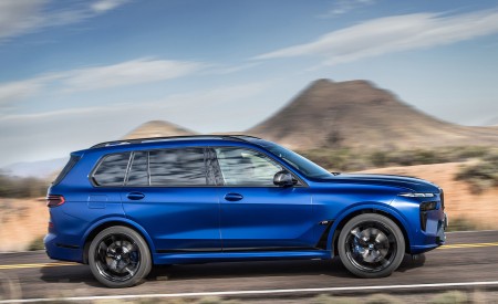 2023 BMW X7 M60i xDrive Side Wallpapers 450x275 (24)