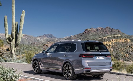 2023 BMW X7 Rear Three-Quarter Wallpapers 450x275 (28)