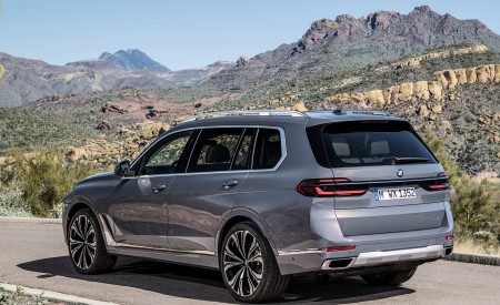 2023 BMW X7 Rear Three-Quarter Wallpapers 450x275 (29)