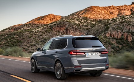 2023 BMW X7 Rear Three-Quarter Wallpapers 450x275 (17)