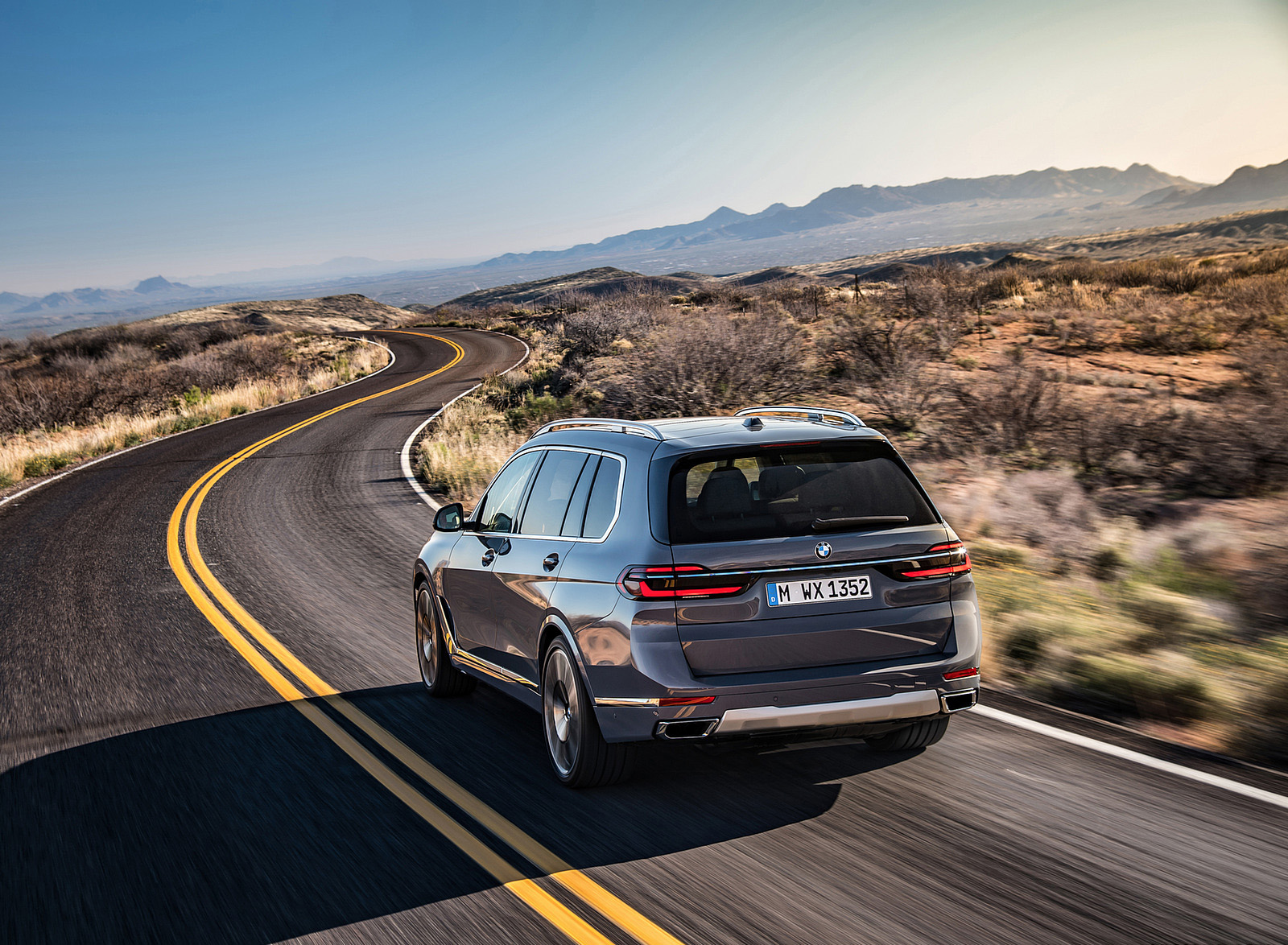 2023 BMW X7 Rear Three-Quarter Wallpapers (3)