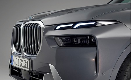 2023 BMW X7 xDrive40i Detail Wallpapers 450x275 (6)