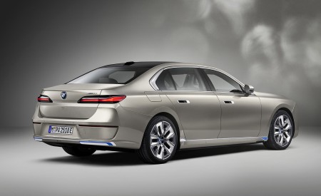 2023 BMW i7 Rear Three-Quarter Wallpapers 450x275 (28)
