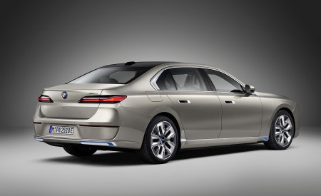 2023 BMW i7 Rear Three-Quarter Wallpapers 450x275 (29)