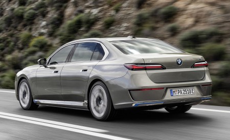 2023 BMW i7 Rear Three-Quarter Wallpapers  450x275 (6)