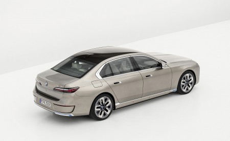 2023 BMW i7 Rear Three-Quarter Wallpapers 450x275 (23)