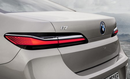 2023 BMW i7 Tail Light Wallpapers 450x275 (38)
