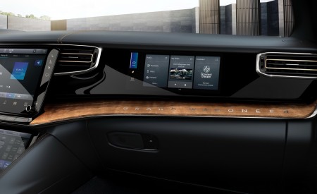 2023 Jeep Grand Wagoneer L Central Console Wallpapers  450x275 (85)
