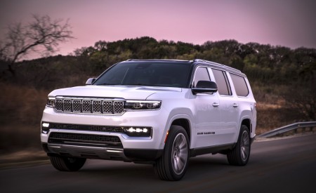 2023 Jeep Grand Wagoneer L Front Three-Quarter Wallpapers 450x275 (26)