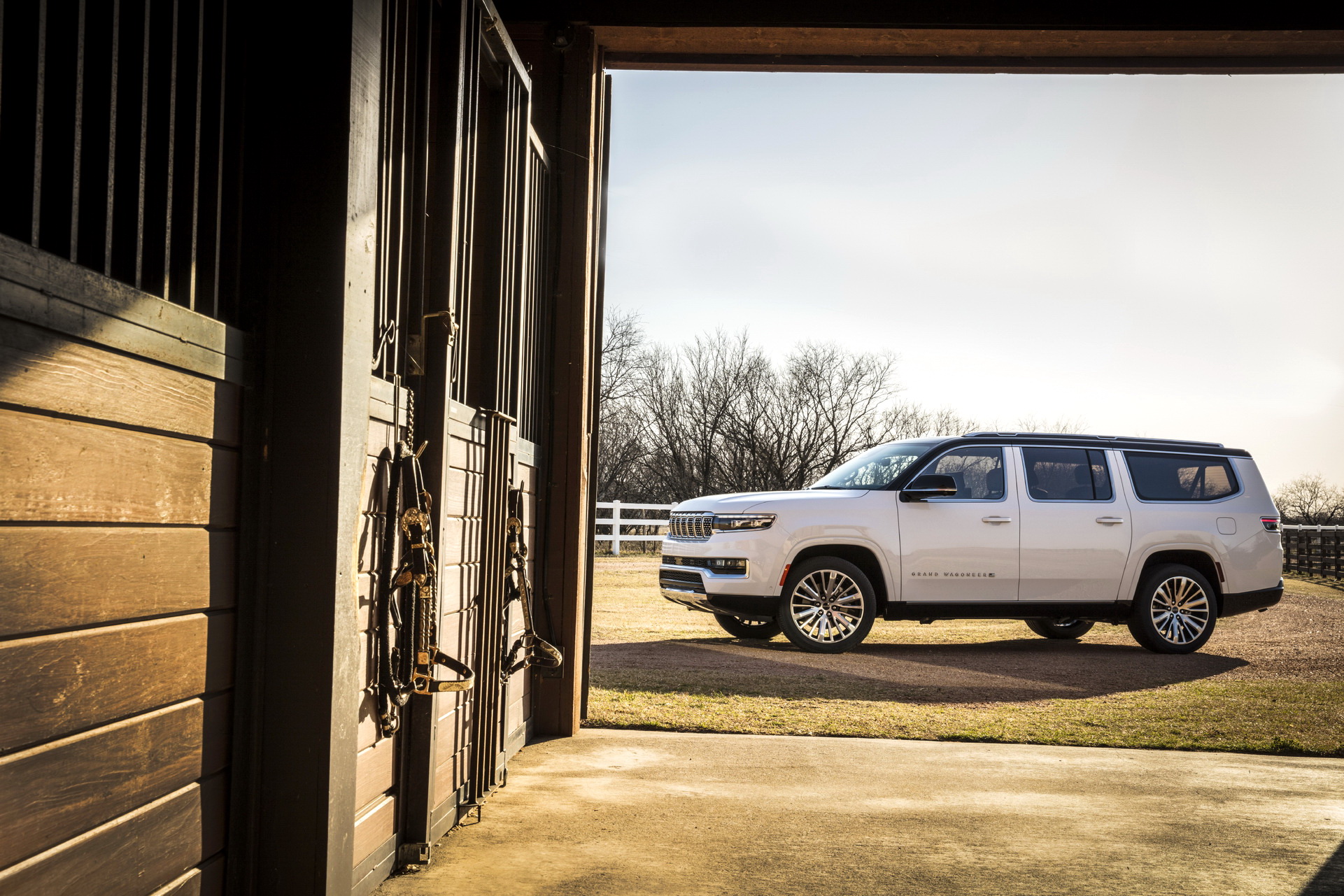 2023 Jeep Grand Wagoneer L Front Three-Quarter Wallpapers (14)