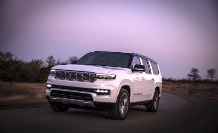 2023 Jeep Grand Wagoneer L Front Three-Quarter Wallpapers 450x275 (27)