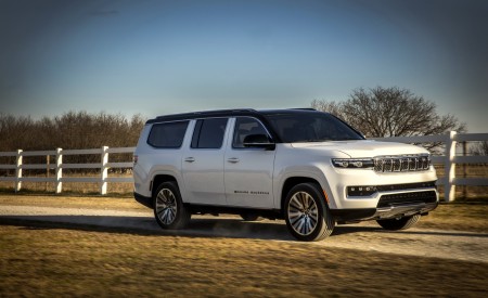 2023 Jeep Grand Wagoneer L Front Three-Quarter Wallpapers 450x275 (28)