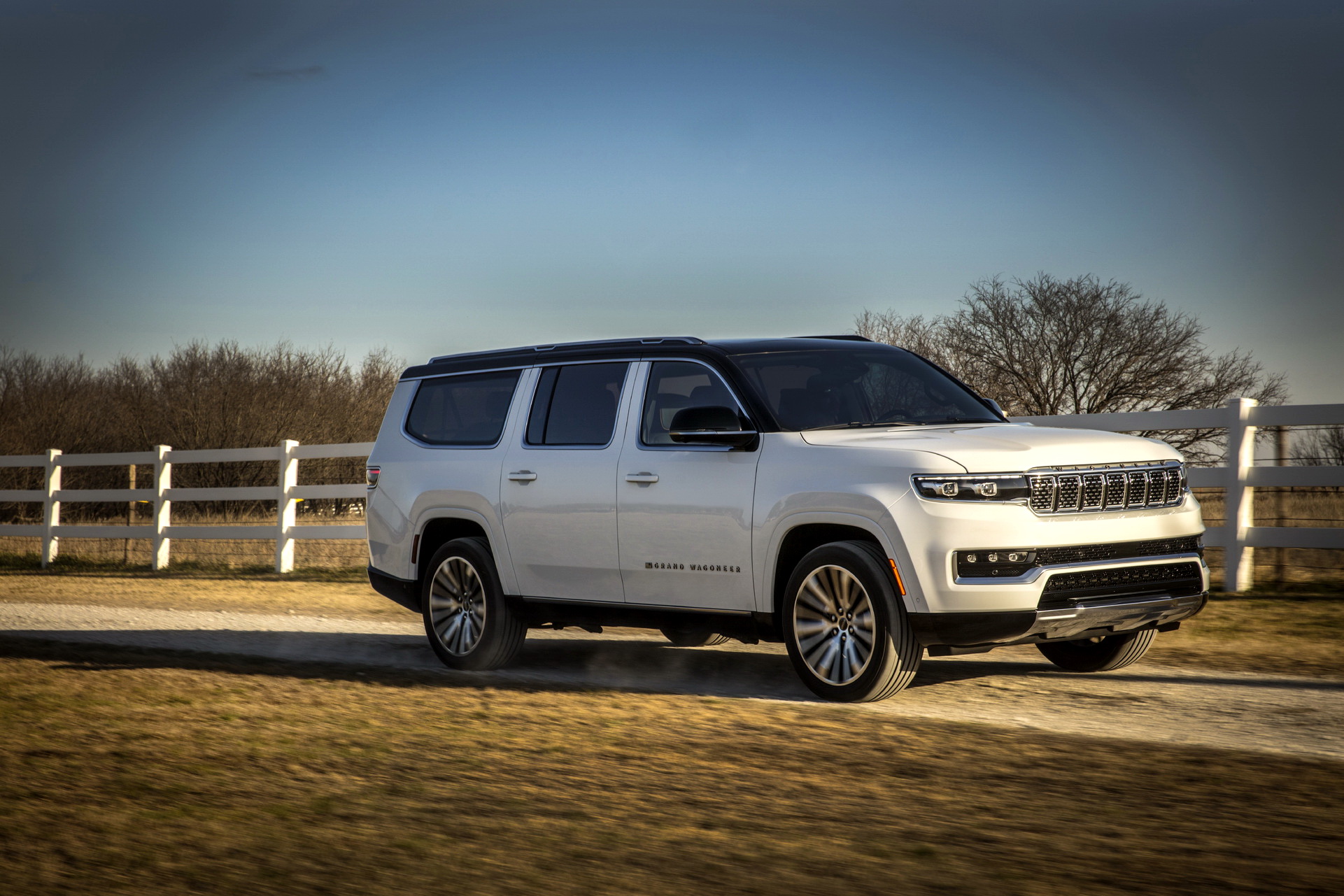 2023 Jeep Grand Wagoneer L Front Three-Quarter Wallpapers #28 of 147