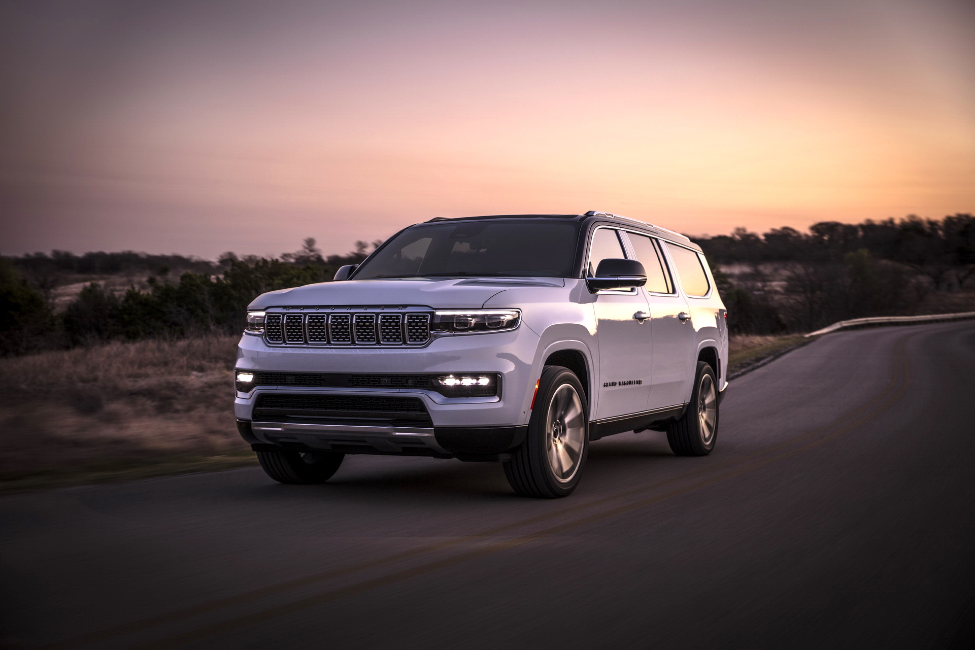 2023 Jeep Grand Wagoneer L Front Three-Quarter Wallpapers (11)