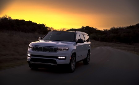 2023 Jeep Grand Wagoneer L Front Wallpapers 450x275 (31)