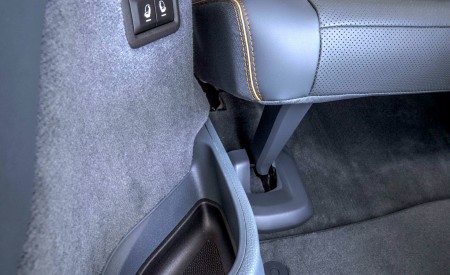 2023 Jeep Grand Wagoneer L Interior Detail Wallpapers 450x275 (67)