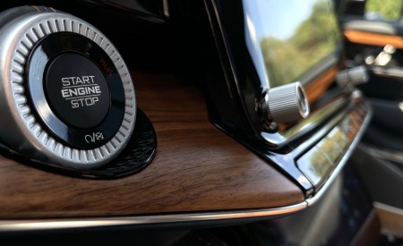 2023 Jeep Grand Wagoneer L Interior Detail Wallpapers 450x275 (142)