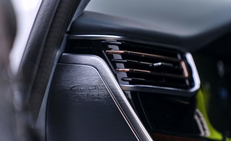 2023 Jeep Grand Wagoneer L Interior Detail Wallpapers 450x275 (132)