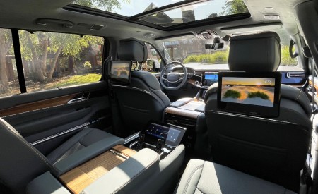 2023 Jeep Grand Wagoneer L Rear Seat Entertainment System Wallpapers 450x275 (146)