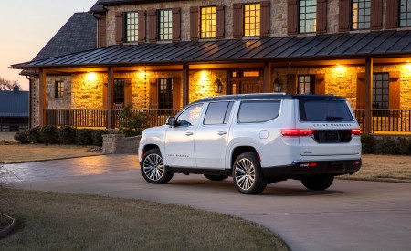 2023 Jeep Grand Wagoneer L Rear Three-Quarter Wallpapers 450x275 (4)