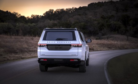 2023 Jeep Grand Wagoneer L Rear Wallpapers 450x275 (33)