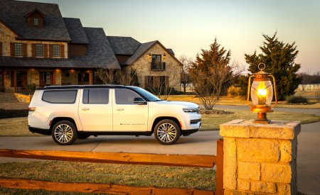 2023 Jeep Grand Wagoneer L Side Wallpapers 450x275 (6)
