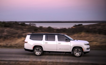 2023 Jeep Grand Wagoneer L Side Wallpapers 450x275 (30)