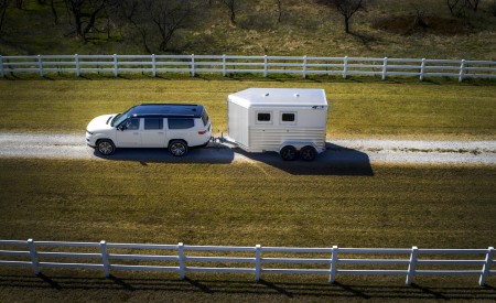 2023 Jeep Grand Wagoneer L Towing a Trailer Wallpapers 450x275 (38)