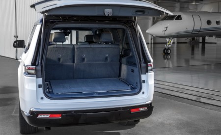 2023 Jeep Grand Wagoneer L Trunk Wallpapers 450x275 (49)