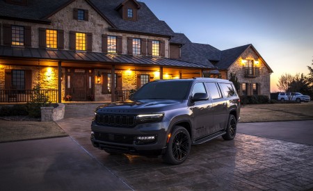 2023 Jeep Wagoneer L Front Three-Quarter Wallpapers 450x275 (21)