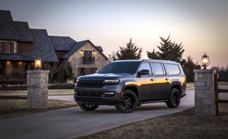 2023 Jeep Wagoneer L Front Three-Quarter Wallpapers 450x275 (24)