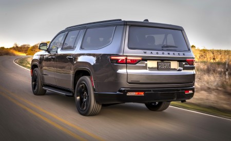 2023 Jeep Wagoneer L Rear Three-Quarter Wallpapers 450x275 (15)