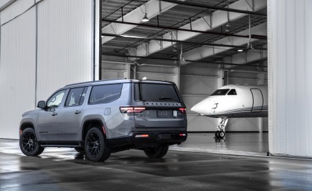 2023 Jeep Wagoneer L Rear Three-Quarter Wallpapers 450x275 (32)