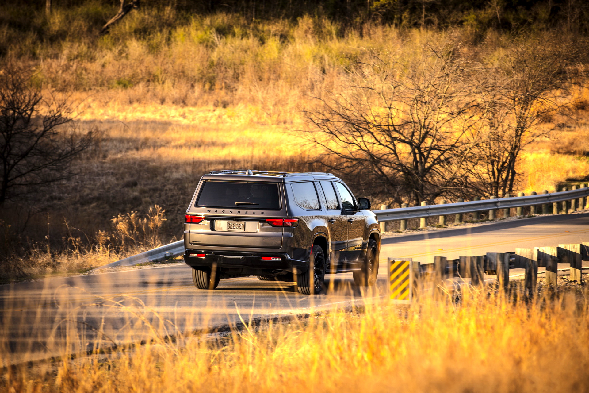 2023 Jeep Wagoneer L Rear Three-Quarter Wallpapers (12)